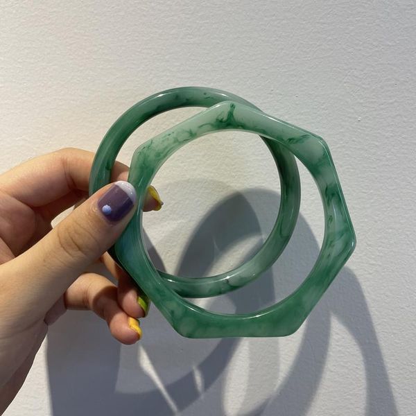 bangle aomu 2pcs/set women fashion geometric irregular round resin morandi green blue coffee exaggerated big bracelet jewelry, Black 
bangle aomu 2pcs/set women fashion geometric irregular round resin morandi green blue coffee exaggerated big bracelet jewelry, Black