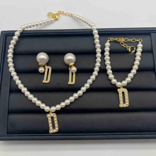 luxury designer fashion d / di home pearl necklace cd letter earring net red pig nose bracelet high version brass earrings, Red;brown
luxury designer fashion d / di home pearl necklace cd letter earring net red pig nose bracelet high version brass earrings, Red;brown