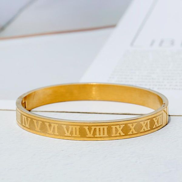 tennis 2021 fashion metal bracelet gold engraved classical luxury female jewelry gift, Golden;silver
tennis 2021 fashion metal bracelet gold engraved classical luxury female jewelry gift, Golden;silver
