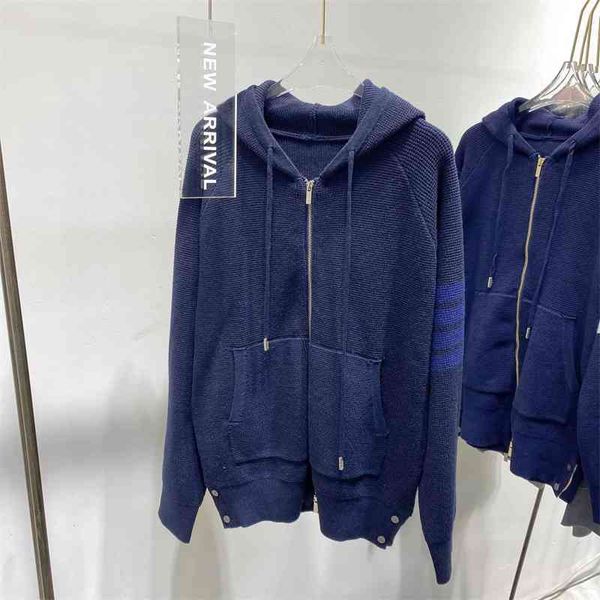 autumn / winter 2020 new stripe zipper trend men's and women's casual loose knit cardigan top, Black
autumn / winter 2020 new stripe zipper trend men's and women's casual loose knit cardigan top, Black