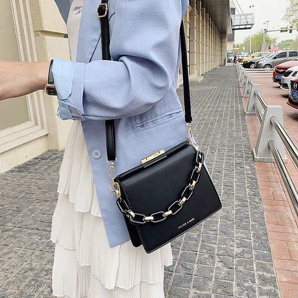 new chain hand bags for women 2021 luxury fashion shoulder bag pu leather ladies crossbody bag small handbags black
new chain hand bags for women 2021 luxury fashion shoulder bag pu leather ladies crossbody bag small handbags black