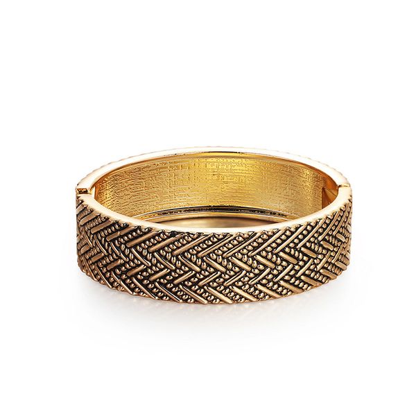 selling thickened and widened alloy baroque herringbone french gold-plated bracelet, Black
selling thickened and widened alloy baroque herringbone french gold-plated bracelet, Black