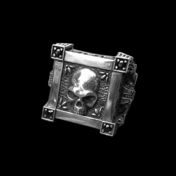 cluster rings square goth black cz skull signet ring men's fashion punk stainless steel biker party jewelry, Golden;silver
cluster rings square goth black cz skull signet ring men's fashion punk stainless steel biker party jewelry, Golden;silver