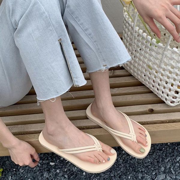slippers 2021 simple solid color net red female summer flip flop fashion beach resort wearing flops, Black
slippers 2021 simple solid color net red female summer flip flop fashion beach resort wearing flops, Black