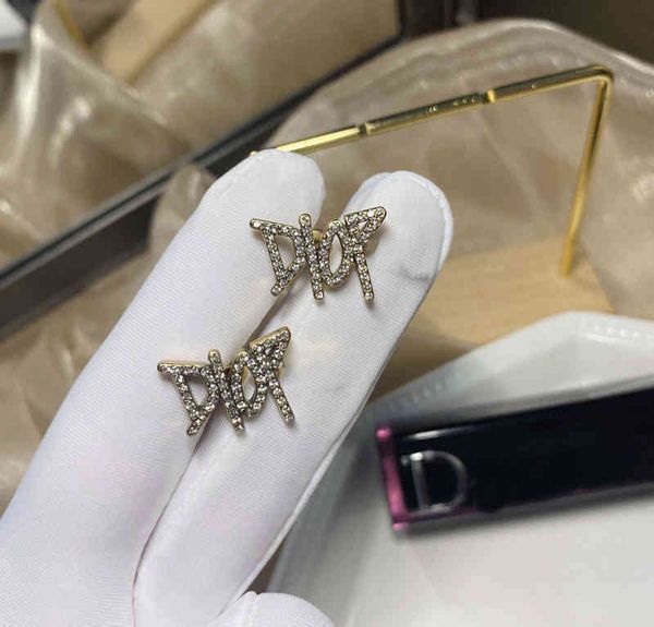 2022 latest factory wholesale earrings new letter earrings 925 silver needle earrings personality, Golden
2022 latest factory wholesale earrings new letter earrings 925 silver needle earrings personality, Golden