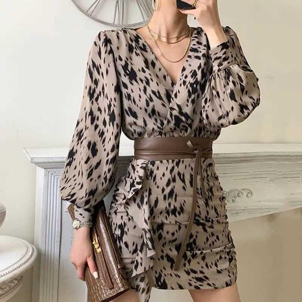 party dresses leopard print dress women's 2021 spring korean v-neck close waist ink printing hip skirt with belt, White;black
party dresses leopard print dress women's 2021 spring korean v-neck close waist ink printing hip skirt with belt, White;black