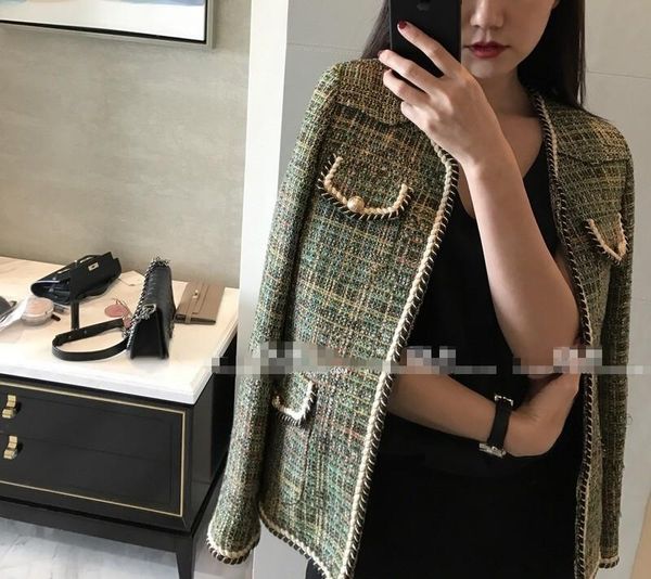 women's jackets 2021 spring/fall luxury tweed jacket slim runway women embroidery gold buckle knitted coat blazer designer quality, Black;brown
women's jackets 2021 spring/fall luxury tweed jacket slim runway women embroidery gold buckle knitted coat blazer designer quality, Black;brown