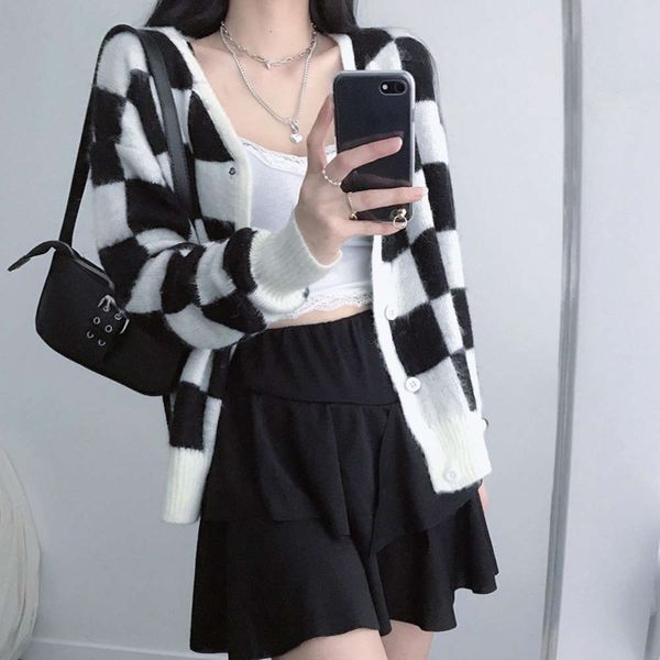 fashion autumn women's checkerboard printing loose thin breasted long sleeve coat, Black;brown
fashion autumn women's checkerboard printing loose thin breasted long sleeve coat, Black;brown