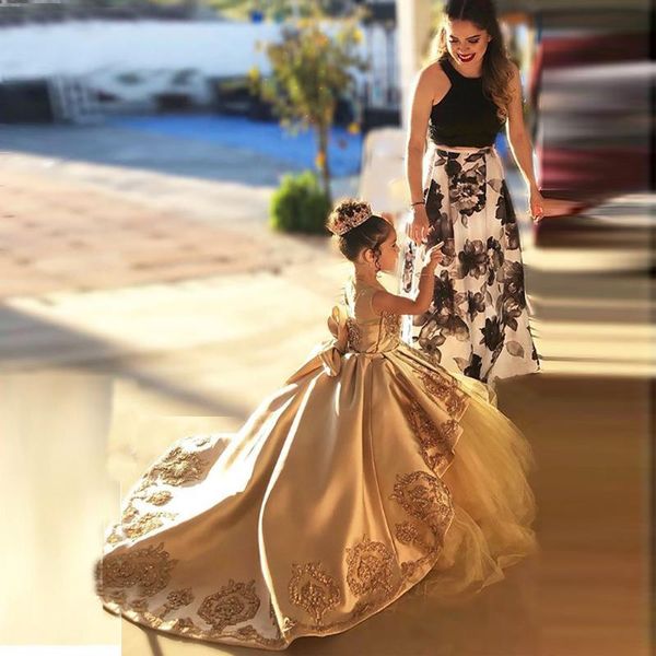 girl's dresses lace applique satin first communion kids evening ball gown bow back girls pageant dress jewel flower girl, Red;yellow
girl's dresses lace applique satin first communion kids evening ball gown bow back girls pageant dress jewel flower girl, Red;yellow