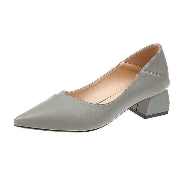 dress shoes women's 2021 spring shallow pointed medium and coarse single two black high heels
dress shoes women's 2021 spring shallow pointed medium and coarse single two black high heels