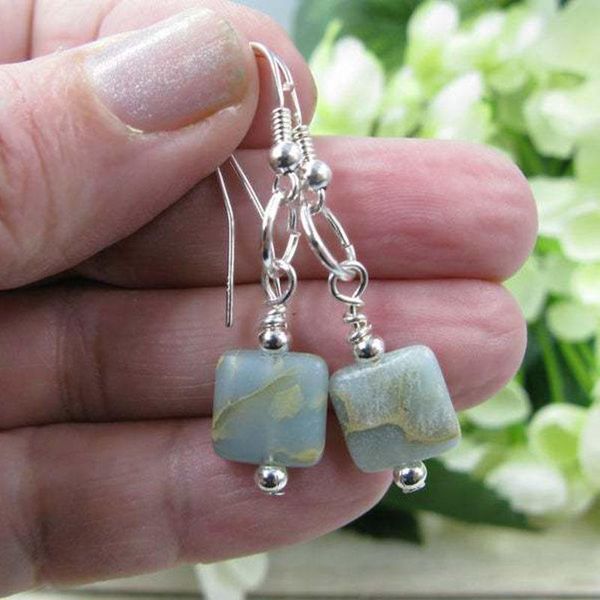 dangle & chandelier vintage drop silver color earrings blue resin stone pendant hoop simple temperament female wedding jewelry
dangle & chandelier vintage drop silver color earrings blue resin stone pendant hoop simple temperament female wedding jewelry
