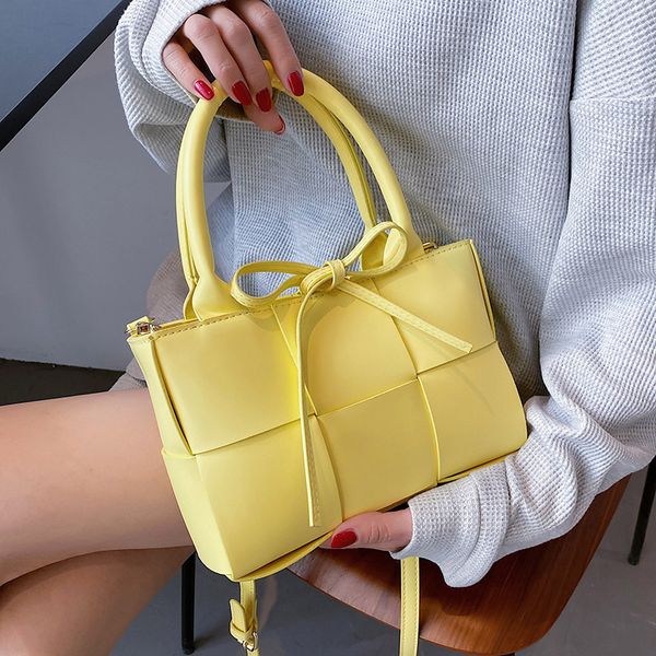 weave small pu leather crossbody bags for women 2021 summer design female luxury ed fashion shoulder handbags and purses l003
weave small pu leather crossbody bags for women 2021 summer design female luxury ed fashion shoulder handbags and purses l003