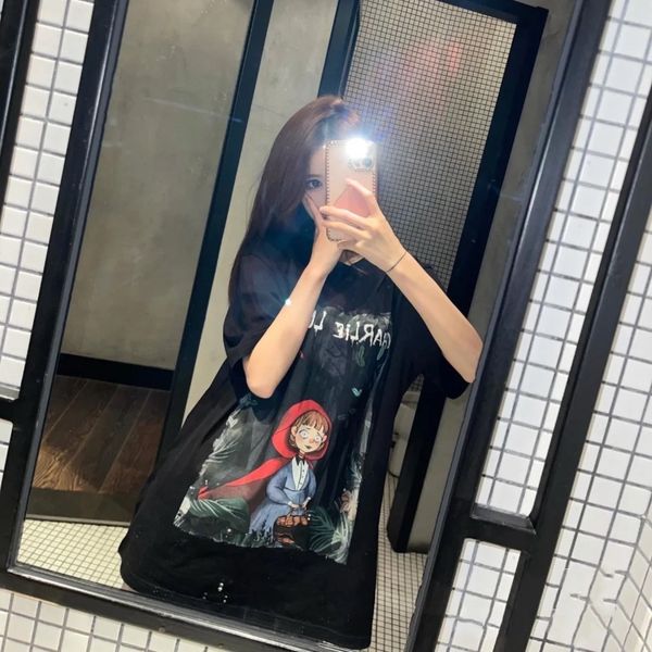 21s spring and summer new cl dark fairy tale series little red riding hood illustration lovers short sleeve t-shirt loose fashion, White
21s spring and summer new cl dark fairy tale series little red riding hood illustration lovers short sleeve t-shirt loose fashion, White