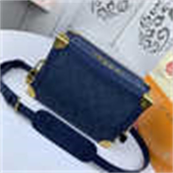 cross brand designer luxury 44723 m44427 m44427 m44478 soft trunk handbags men handbags iconic body handles shoulder bags totes bag clut
cross brand designer luxury 44723 m44427 m44427 m44478 soft trunk handbags men handbags iconic body handles shoulder bags totes bag clut