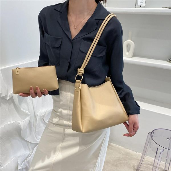 cross body brand designer pu leather women's shoulder bag retro simple handbag small bucket crossbody
cross body brand designer pu leather women's shoulder bag retro simple handbag small bucket crossbody