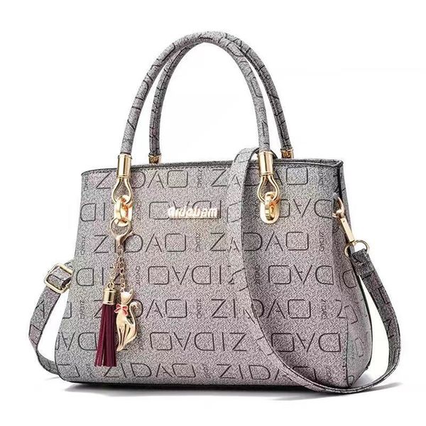 2022 genuine black embossed leather women's handbag shoulder bags crossbody bags messenger bag
2022 genuine black embossed leather women's handbag shoulder bags crossbody bags messenger bag