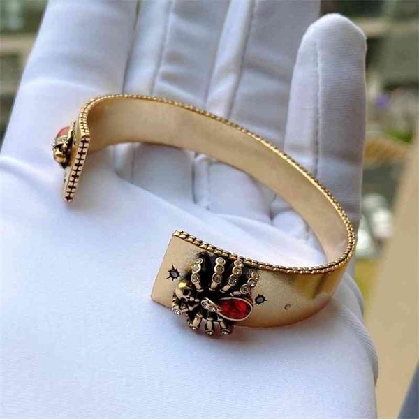 brand pure 925 sterling silver fashion party jewelry for women skull head spider vintage bangle open size gold bracelet, Golden;silver
brand pure 925 sterling silver fashion party jewelry for women skull head spider vintage bangle open size gold bracelet, Golden;silver