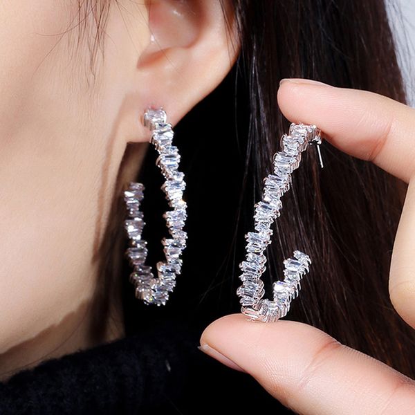huitan new trendy women hoop earrings silver color/rose gold color irregular shiny cubic zircon elegant female earring fine gift, Golden;silver
huitan new trendy women hoop earrings silver color/rose gold color irregular shiny cubic zircon elegant female earring fine gift, Golden;silver