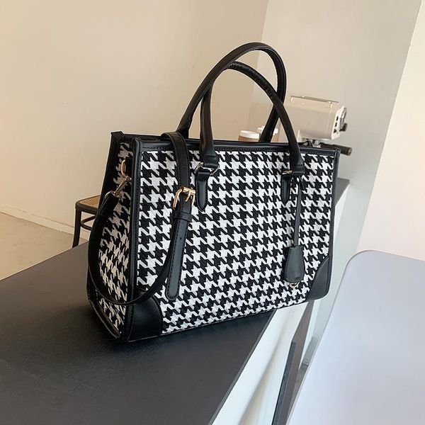 shoulder bags wool women crossbody bag women's messenger 2021 fashion woolen chain houndstooth small square handbag
shoulder bags wool women crossbody bag women's messenger 2021 fashion woolen chain houndstooth small square handbag