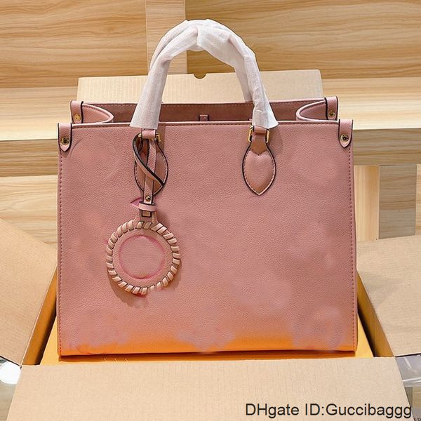 super large shopping bag women tote handbag medium long shoulder strap advanced relief embossing
super large shopping bag women tote handbag medium long shoulder strap advanced relief embossing