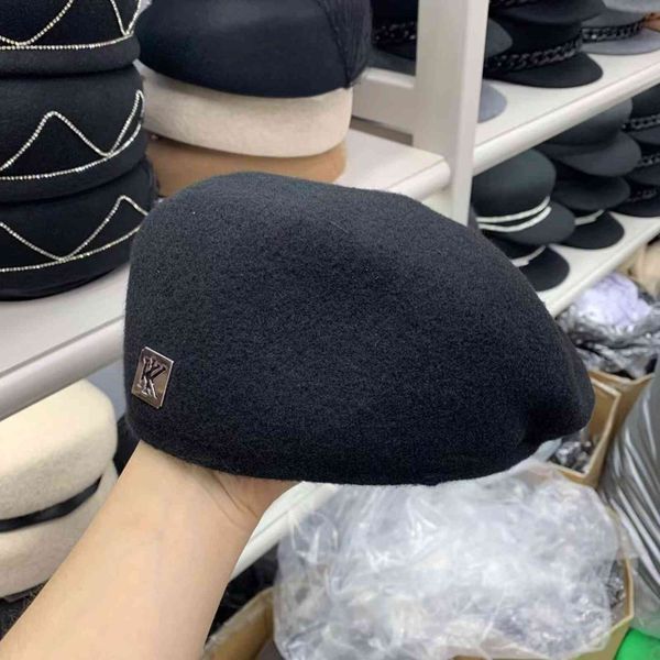 winter soft brim letter warm wool black forward hat women's winter new fashion reverse beret, Blue;gray
winter soft brim letter warm wool black forward hat women's winter new fashion reverse beret, Blue;gray