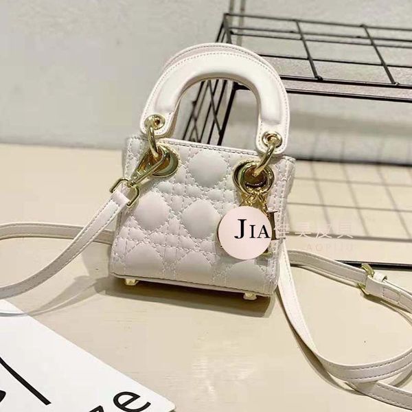 luxury herme handbags and storage new 2021 summer d family's same three grid women's bag, portable super mini diana sing
luxury herme handbags and storage new 2021 summer d family's same three grid women's bag, portable super mini diana sing