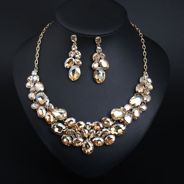 light luxury super flash crystal clavicle necklace earring set dress banquet women's accessories, Silver
light luxury super flash crystal clavicle necklace earring set dress banquet women's accessories, Silver