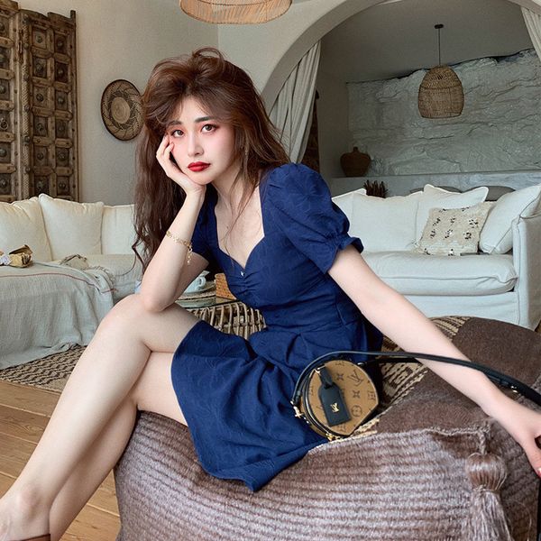 2021 new short skirt, dark french fun retro pattern, v-neck, high waist, bubble sleeve, trapezoidal trend, series in summer 1idq, Black;gray
2021 new short skirt, dark french fun retro pattern, v-neck, high waist, bubble sleeve, trapezoidal trend, series in summer 1idq, Black;gray