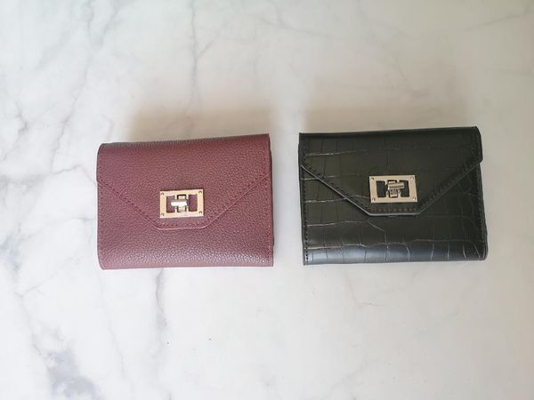 simple and fashionable large capacity 6-10680815 metal buckle ladies short wallet women wallets, Red;black
simple and fashionable large capacity 6-10680815 metal buckle ladies short wallet women wallets, Red;black