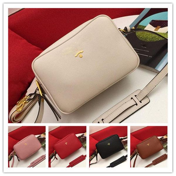 designer luxury leather crossbody pochette bag shoulder bag camera bag size: 23-16-10cm
designer luxury leather crossbody pochette bag shoulder bag camera bag size: 23-16-10cm