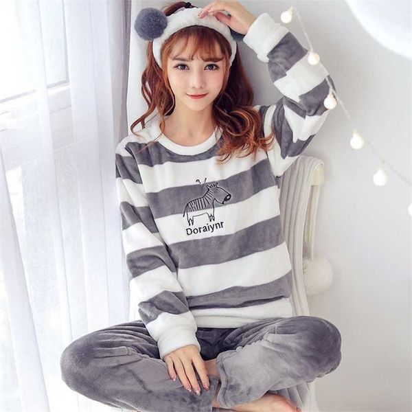 pajamas for women winter flannel pyjamas cartoon long sleeve coral fleece warm sleepwear kaiva loungewear 211106, Black;red
pajamas for women winter flannel pyjamas cartoon long sleeve coral fleece warm sleepwear kaiva loungewear 211106, Black;red