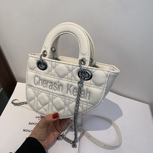 outlet online 70% off sale small bag women's summer 2021 new trend portable diana saddle fashion chain single shoulder diagonal
outlet online 70% off sale small bag women's summer 2021 new trend portable diana saddle fashion chain single shoulder diagonal