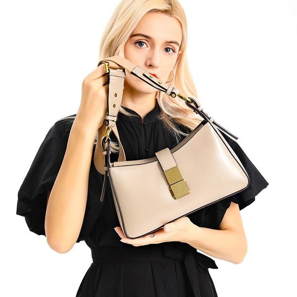 evening bags stripe pattern baguette handbag for women 2021 candy color chain ladies small shoulder fashion design leather armpit bag
evening bags stripe pattern baguette handbag for women 2021 candy color chain ladies small shoulder fashion design leather armpit bag