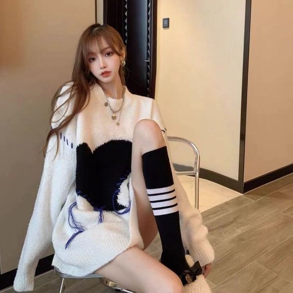 sweater knit female 2021 autumn winter design sense of minority spring and thin pullover ted love loose lazy wind, White;black
sweater knit female 2021 autumn winter design sense of minority spring and thin pullover ted love loose lazy wind, White;black