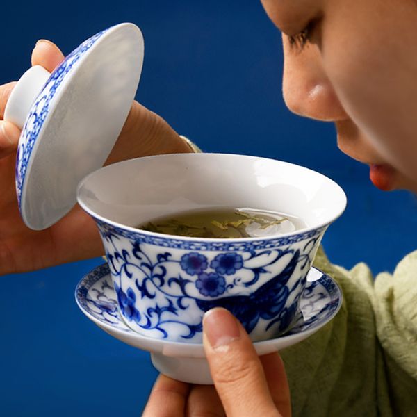 jingdezhen sancai bowl ceramic set large kung fu tea cup 250ml hand-painted blue and white
jingdezhen sancai bowl ceramic set large kung fu tea cup 250ml hand-painted blue and white