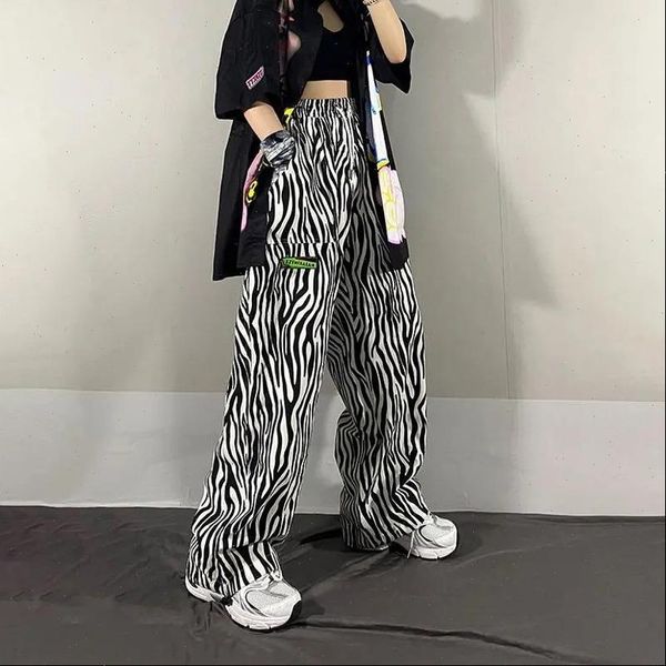 zebra stripes pattern trousers loose women capris high waist thin straight printing wide leg female pant casual pants jogger streetwear, Black;white
zebra stripes pattern trousers loose women capris high waist thin straight printing wide leg female pant casual pants jogger streetwear, Black;white