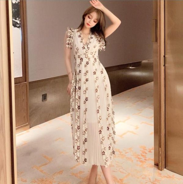 runway flower embroidery lace dresses women appliques ruffles butterfly sleeve pleated chiffon female long dress casual, Black;gray
runway flower embroidery lace dresses women appliques ruffles butterfly sleeve pleated chiffon female long dress casual, Black;gray