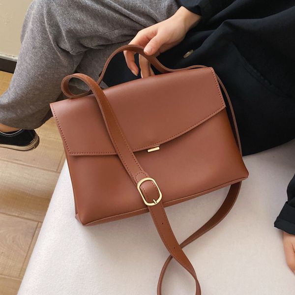2021 new retro fashion women's dinner bag pu leather women's designer handbag large capacity one shoulder messenger cinderella pri
2021 new retro fashion women's dinner bag pu leather women's designer handbag large capacity one shoulder messenger cinderella pri