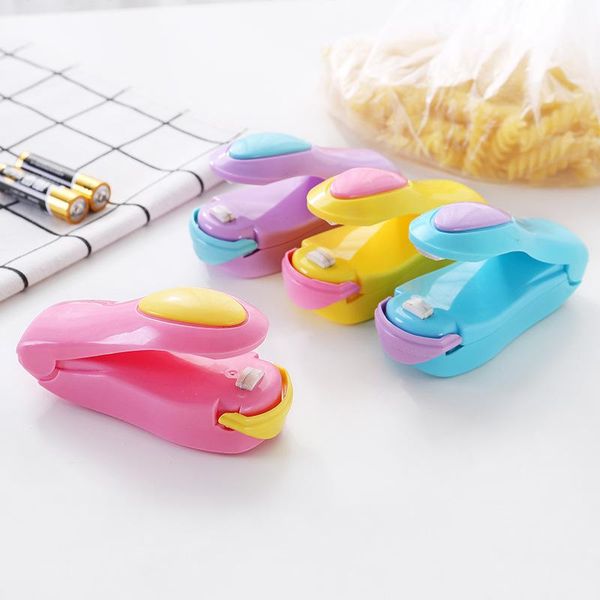 portable bag clips handheld mini electric heat sealing machine impulse seal packing plastic clip work without battery
portable bag clips handheld mini electric heat sealing machine impulse seal packing plastic clip work without battery