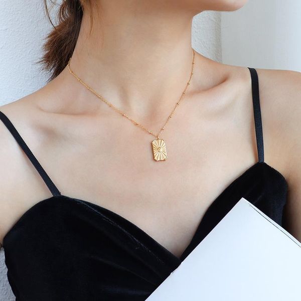 pendant necklaces simple minimalist designer square flower pattern clavicle chain women's titanium steel 18 k gold ins necklace, Silver
pendant necklaces simple minimalist designer square flower pattern clavicle chain women's titanium steel 18 k gold ins necklace, Silver