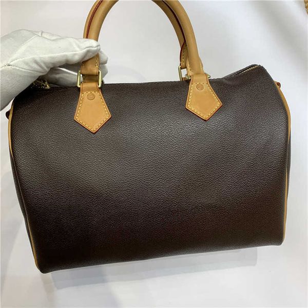classic flower fashion leather handbags shoulder crossbody bags for women handbag purse 30cm
classic flower fashion leather handbags shoulder crossbody bags for women handbag purse 30cm