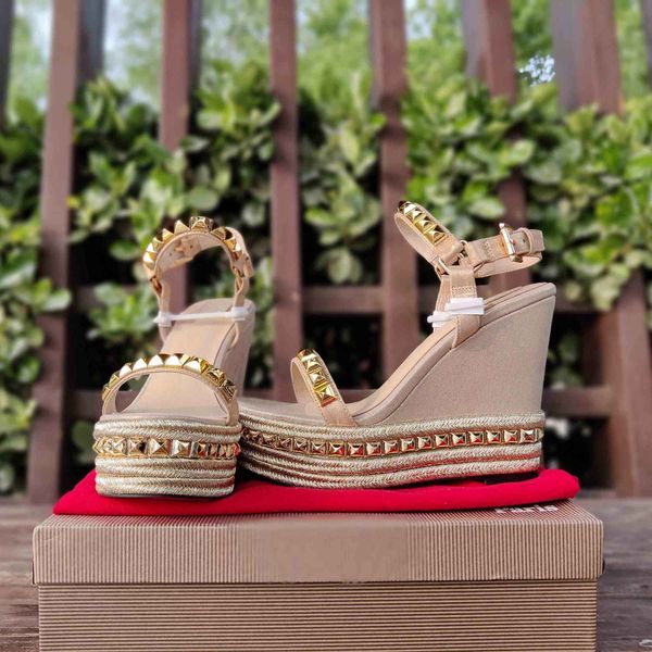 summer design fashion sandal beautiful square comfortable toe heel strange style slippers gladiator women slides shoes with box, Black
summer design fashion sandal beautiful square comfortable toe heel strange style slippers gladiator women slides shoes with box, Black