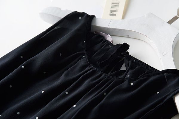 dress 2021 original design mulberry black and white wave point retro polge hepburn wind skirt silk, Black;gray
dress 2021 original design mulberry black and white wave point retro polge hepburn wind skirt silk, Black;gray
