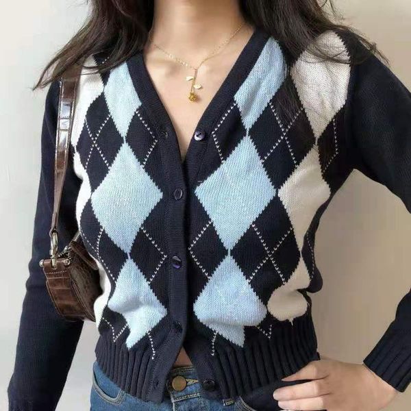 woman sweaters 2021 spring and autumn products american retro v-neck lingge long sleeve short knit cardigan for women women's knits & t, White
woman sweaters 2021 spring and autumn products american retro v-neck lingge long sleeve short knit cardigan for women women's knits & t, White