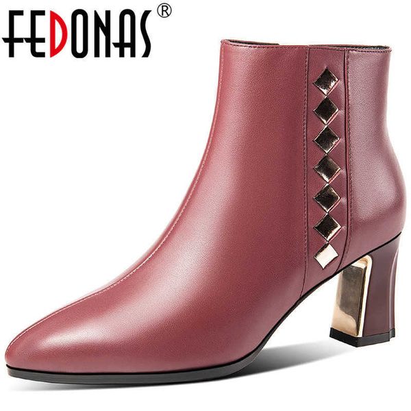 women short autumn winter warm boots for genuine leather shoes woman metal decoration high heels 210528, Black
women short autumn winter warm boots for genuine leather shoes woman metal decoration high heels 210528, Black