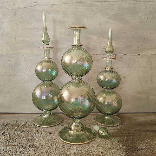 3 pcs perfume bottles sets blown glass crafts design elegant fragrance cosmetic refillable bottles
3 pcs perfume bottles sets blown glass crafts design elegant fragrance cosmetic refillable bottles