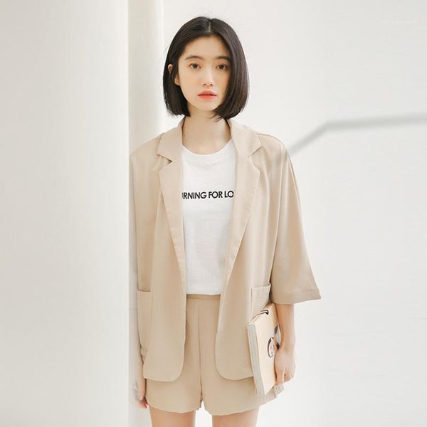 women's suits & blazers 2021 fashion leisure suit summer thin blazer jacket shorts two piece set of korean pure color wear, White;black
women's suits & blazers 2021 fashion leisure suit summer thin blazer jacket shorts two piece set of korean pure color wear, White;black
