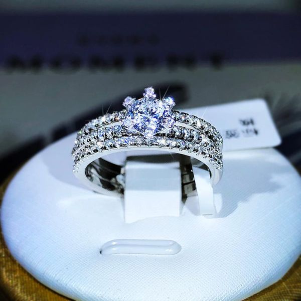 cluster rings 925 pure silver exquisite fashion 50 points moissanite ring for ladies party birthday wedding jewelry gift, Golden;silver
cluster rings 925 pure silver exquisite fashion 50 points moissanite ring for ladies party birthday wedding jewelry gift, Golden;silver