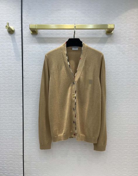 milan runway sweaters 2021 autumn winter v neck long sleeve print designer cardigan brand same style coats 1010-14, White;black
milan runway sweaters 2021 autumn winter v neck long sleeve print designer cardigan brand same style coats 1010-14, White;black