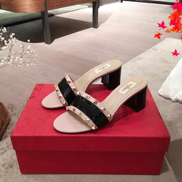 2021 designer luxurys slippers women sandals fashion beach shoes flip flops flat non-slip classical hole slipper with box size 35-41 -g0560, Black
2021 designer luxurys slippers women sandals fashion beach shoes flip flops flat non-slip classical hole slipper with box size 35-41 -g0560, Black